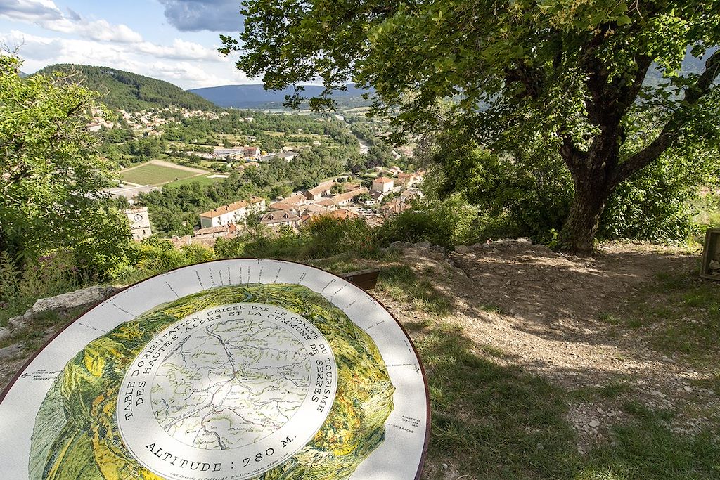 Image Rando en haute Provence - randonnée Baronnies provençales - sentier du Devoluy - les Pays du Buech