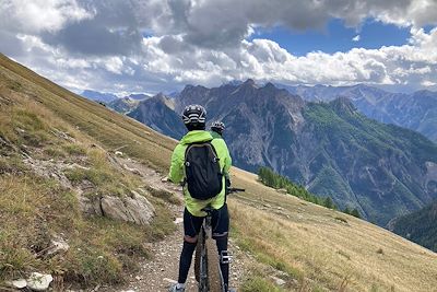 © Nathanaëlle Robillard - Sous l'alpage de Furfande (dans les environs d'Arvieux) - Queyras - France Sous l'alpage de Furfande (dans les environs d'Arvieux) - Queyras - France