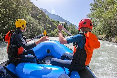 © Thibaut Blais / Pays des Ecrins - Rafting - Basse Guisane - Hautes-Alpes - France Rafting - Basse Guisane - Hautes-Alpes - France