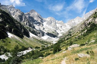 © PAYS DES ECRINS - Refuge des Bans - Hautes-Alpes - France Refuge des Bans - Hautes-Alpes - France