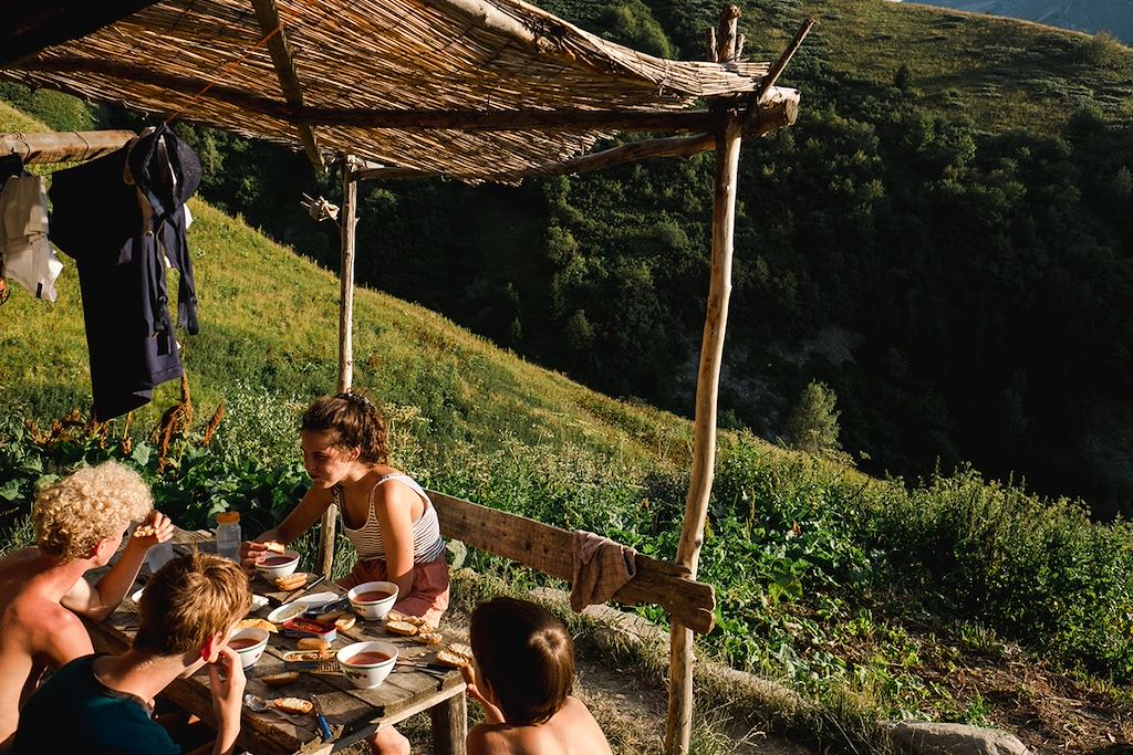 Image camps famille Alpes - randonnée alpes du sud - multi-activités briançonnais