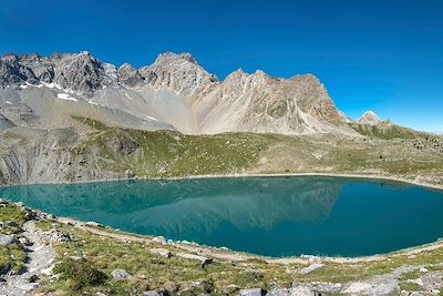 © MAMY Sébastien / Hemis.fr - Lac de montagne - Parc naturel du Queyras - France Lac de montagne - Parc naturel du Queyras - France