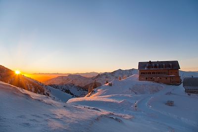 © Henglein and Steets / Getty Images - Chalet de montagne Chalet de montagne