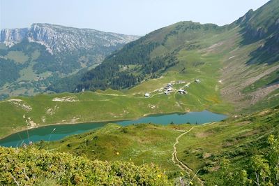 © Savoie Mont Blanc / Lecoq - Lac de Lessy - Savoie - France Lac de Lessy - Savoie - France