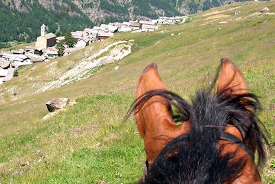 © Marc Laurans - Balade à cheval - Queyras - Alpes du Sud - France Balade à cheval - Queyras - Alpes du Sud - France
