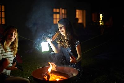 © Richard Drury / Getty Images - Repas au feu de bois Repas au feu de bois