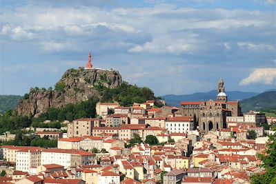 © P. Saint-Jean - Le-Puy-en-Velay - France Le-Puy-en-Velay - France
