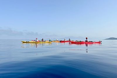 © Guillaume Folliot de Fierville - Kayak de mer en Corse - France Kayak de mer en Corse - France