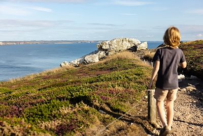 Enfant - Randonnée - Finistère - Bretagne - France