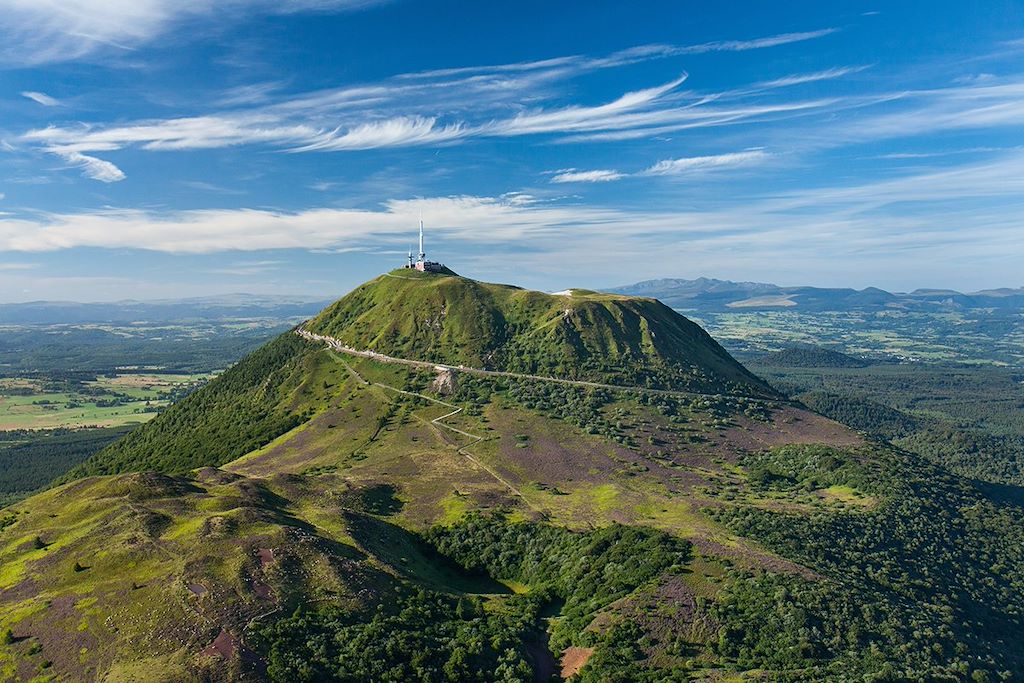 Image Auvergne à vélo - Les Monts du Cantal en gravel - Chaine des Puys à vélo