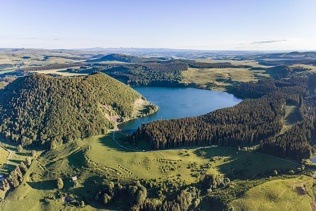 Image Auvergne à vélo - Les Monts du Cantal en gravel - Chaine des Puys à vélo