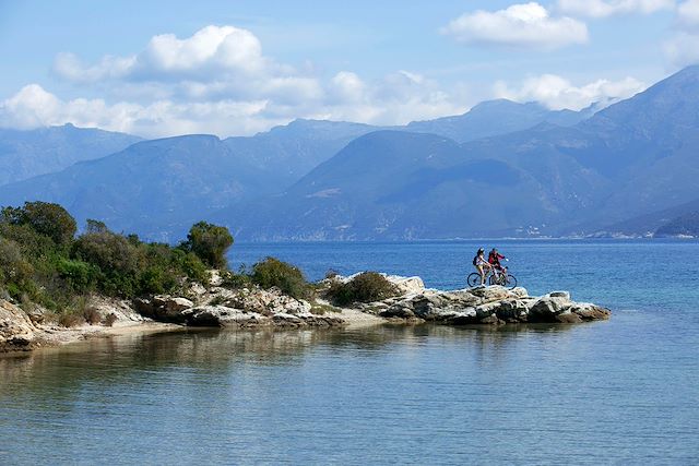 Voyage De Bastia à Ajaccio par la côte à vélo électrique