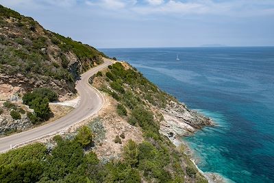 Vélo le long du littoral Corse - France
