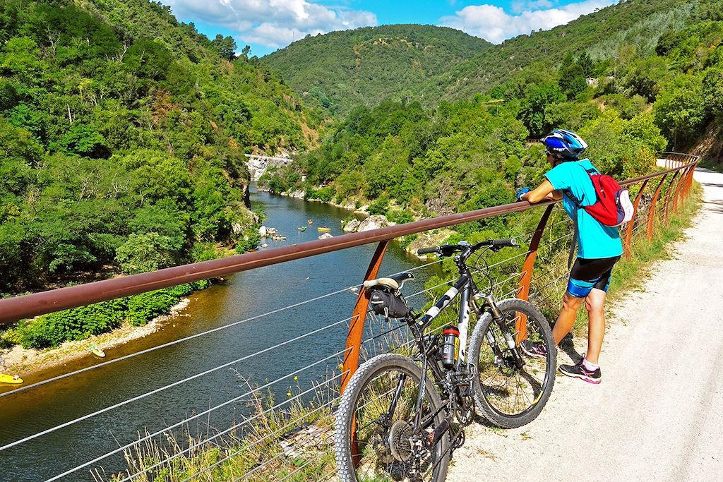 Image Dolce Via à vélo - Vallée de l'Eyrieux à vélo - Via Rhôna