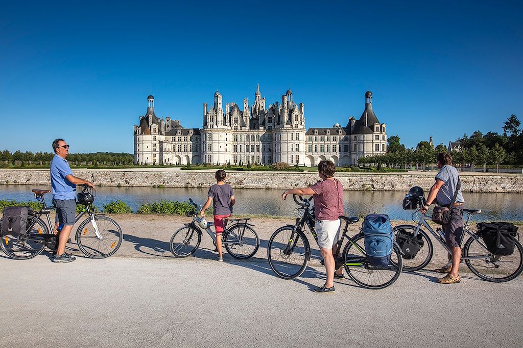 Image Château de Chambord à vélo - Itinérance à vélo au pays des châteaux - La Loire à vélo