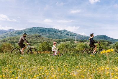Vélo en famille dans la Drôme - Auvergne-Rhône-Alpes - France