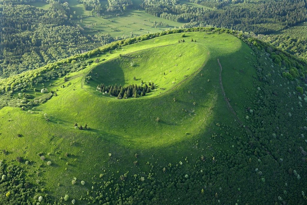 Image Grande Traversée du Massif Central - Randonnée Volcans d'Auvergne - Trek Cevennes - GTMC