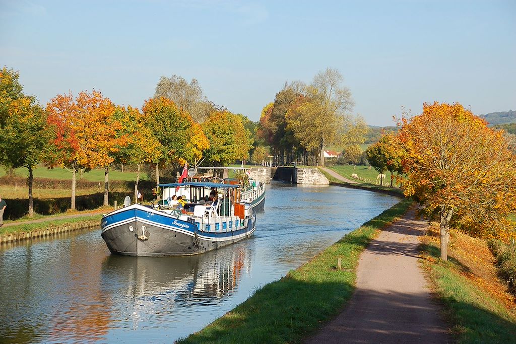 Image Canal de Bourgogne à vélo - Bourgogne à vélo