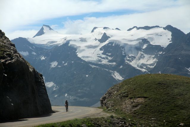 Image La traversée des Alpes françaises en vélo de route