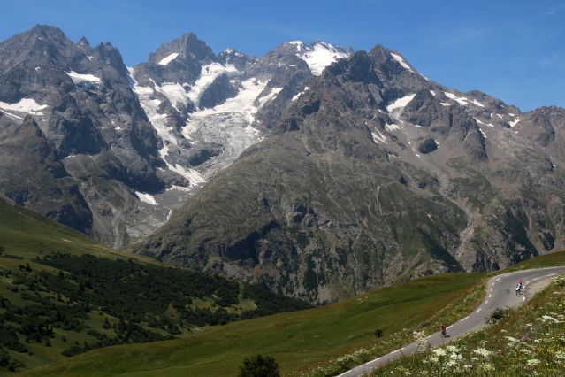 Image La traversée des Alpes françaises en vélo de route