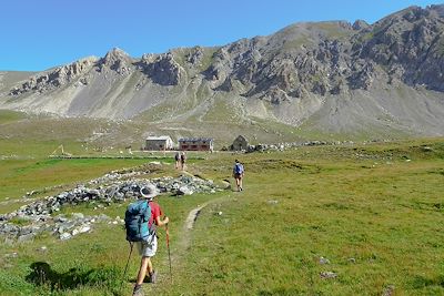  Refuge Gardetta dans les hauteurs des Alpes italiennes - Val Maira - Piémont - Italie