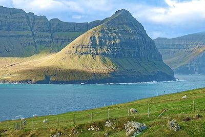 © Antonin Bergerat  - Borooy depuis Vioareioi - Iles Féroé Borooy depuis Vioareioi - Iles Féroé
