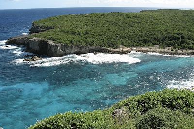 © vouvraysan / Adobe Stock - Porte d'Enfer - Anse Bertrand - Guadeloupe Porte d'Enfer - Anse Bertrand - Guadeloupe