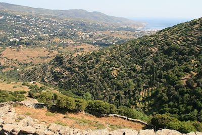 © Julien Paturaud - Vers le monastère Panachandrou - Andros - Cyclades Vers le monastère Panachandrou - Andros - Cyclades