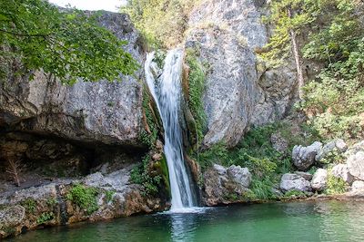 © Z-Photography / iStock - Cascades sur la rivière Enipeas - Olympe - Grèce Cascades sur la rivière Enipeas - Olympe - Grèce