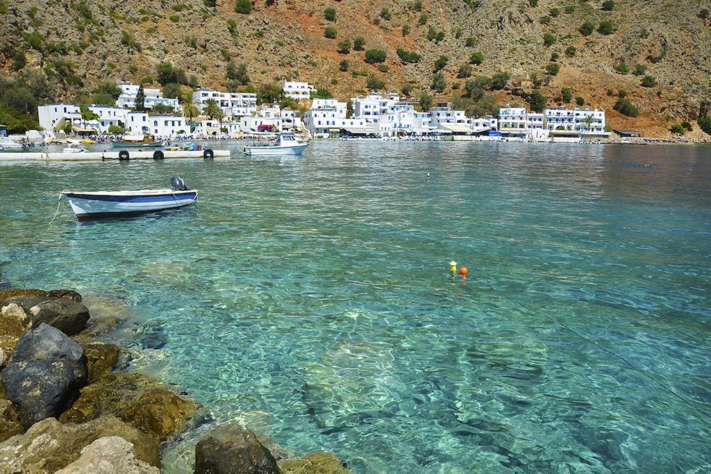 Image Randonnée En Crete - Randonnée De Loutro À Paléochora - Randonnée Dans Les Gorges De Samaria