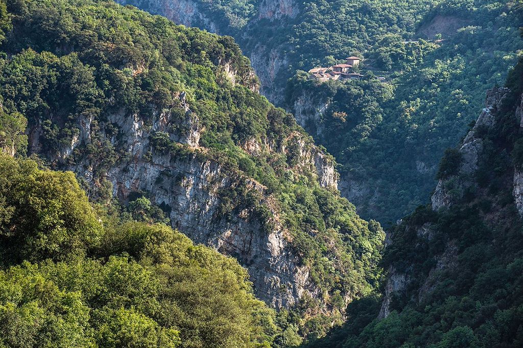 Image Explorer la Péninsule du Péloponnèse - Patrimoine Naturel et Culturel - De Corinthe à Nauplie