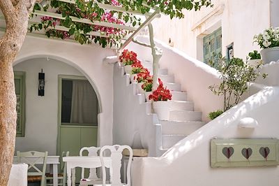 Une terrasse d'un café grec traditionnel - Grèce