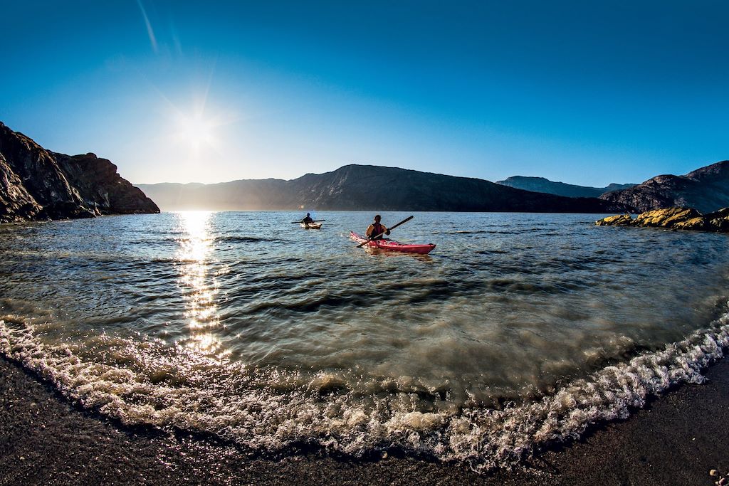 Kayak dans un fjord - Groenland