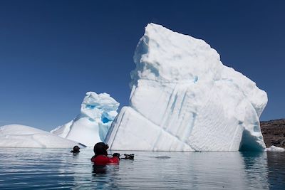 © Jean-Marc Blache - Plongée dans le fjord Sermelik - Groenland Plongée dans le fjord Sermelik - Groenland