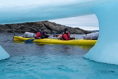 © Yann Lemoine - Kayak et banquise de la côte est - Groenland Kayak et banquise de la côte est - Groenland