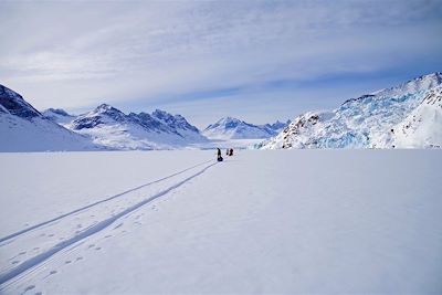 Raid à ski sur la banquise du Groenland