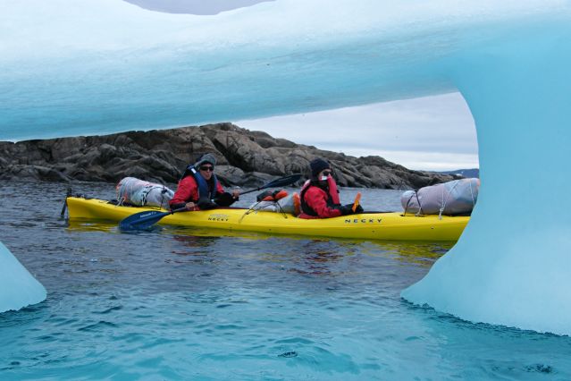Image Raid en kayak au royaume des glaces