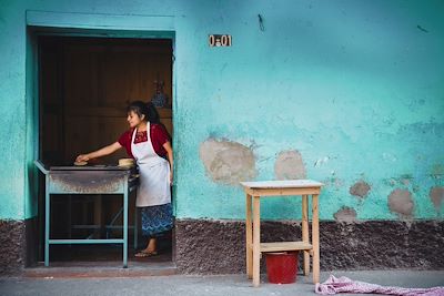 © Philippe Cap - Préparation des tortillas - Guatemala Préparation des tortillas - Guatemala