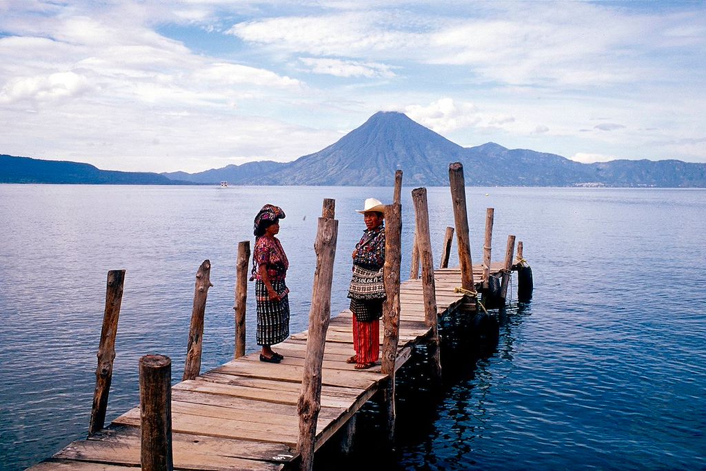 Image Navigation Lac Atitlan - Randonnée Volcan Pacaya - Cité Maya De Tikal