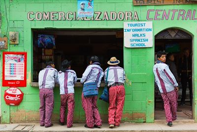 © Philippe Cap - Tienda de Todos Santos - Guatemala Tienda de Todos Santos - Guatemala