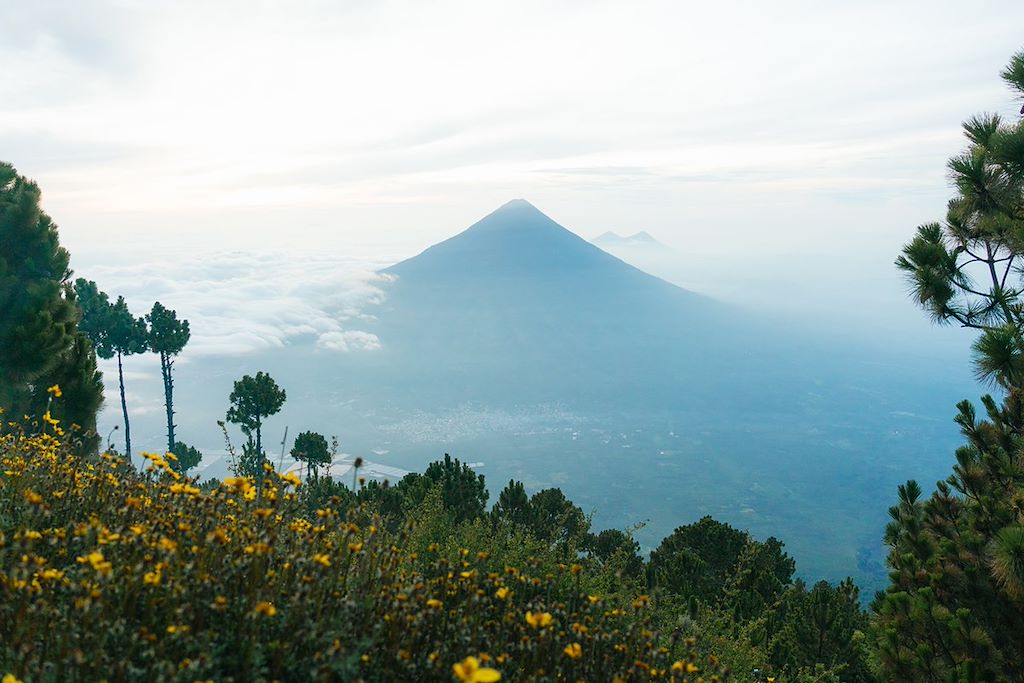 Image Trek cité perdue El Mirador - volcan Fuego - ville coloniale Antigua