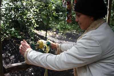 Dégustation de pamplemousse - Randonnée vers le sommet du volcan Pacaya - Guatemala