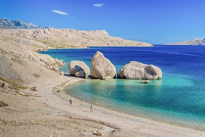© Aleksandar Gospic / Croatian National Tourist Board - Plage de Beritnica - Ile de Pag - Croatie Plage de Beritnica - Ile de Pag - Croatie