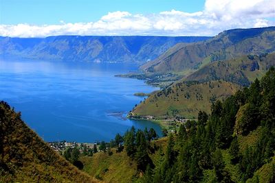 Le lac Toba vu de la cascade de Sipiso-piso - Sumatra - Indonésie