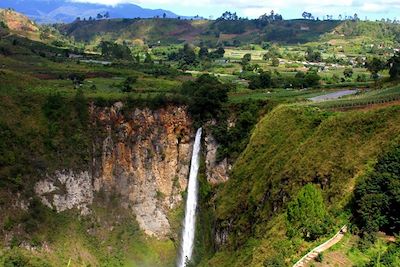 La cascade de Sipiso-piso - Sumatra - Indonésie