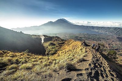 Volcan Batur avec vue sur le volcan Agung - Bali - Indonésie