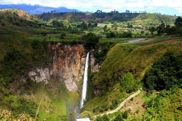 La cascade de Sipiso-piso - Sumatra - Indonésie
