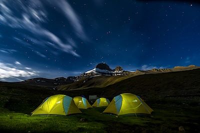 Nocturne sur le Sengge La (4960m) et son sommet éponyme - Zanskar - Inde