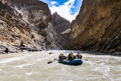 © Aurora / hemis.fr - Rafting dans la gorge du Zanskar - Ladakh - Inde Rafting dans la gorge du Zanskar - Ladakh - Inde