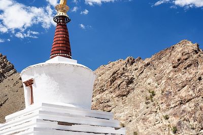 Chorten menant au monastère d'Hemis - Ladakh - Inde